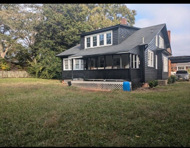 Building Photo - 306 E Gordon St