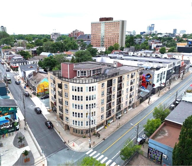 Building Photo - 5505 Falkland St