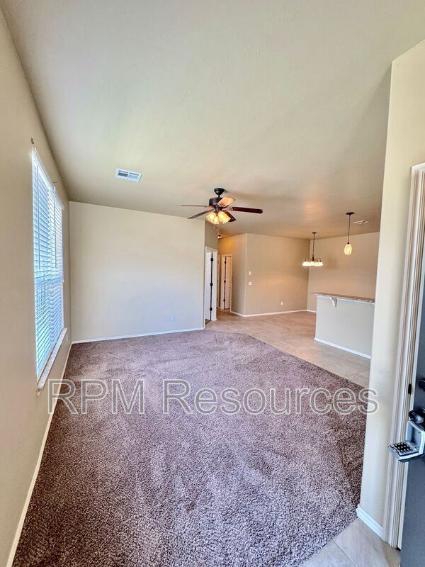 Building Photo - 177 Bison Ct Way