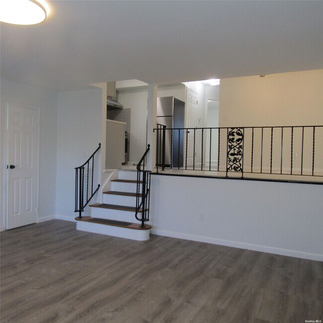 Foto del edificio - 34-10 Brookside St