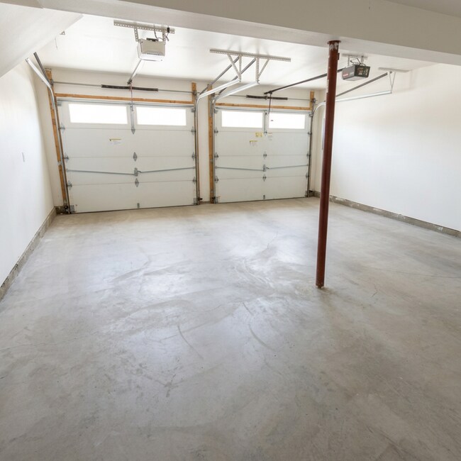 Foto del edificio - 2420 Rippling Brook Rd