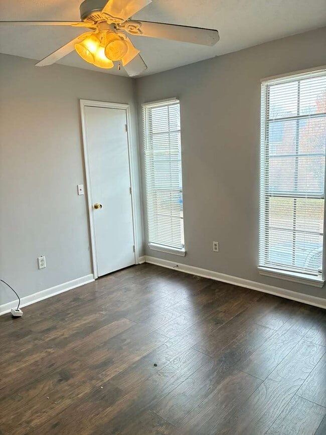 Building Photo - 6259 Woodrun Pl