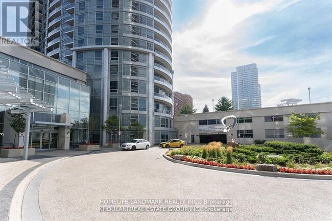 Building Photo - 135 Village Green Square