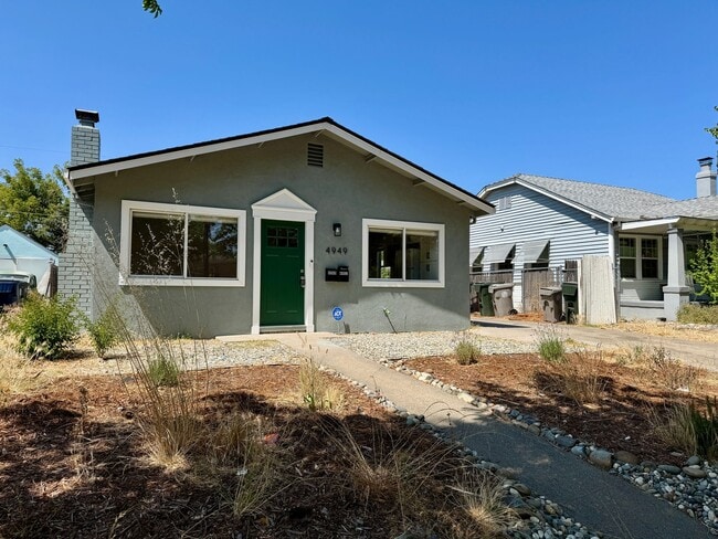 Building Photo - Adorable Newley Remodeled Home Available Now in Sacramento!