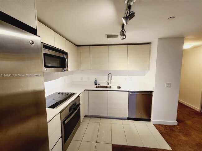 Foto del edificio - 4250 Biscayne Blvd