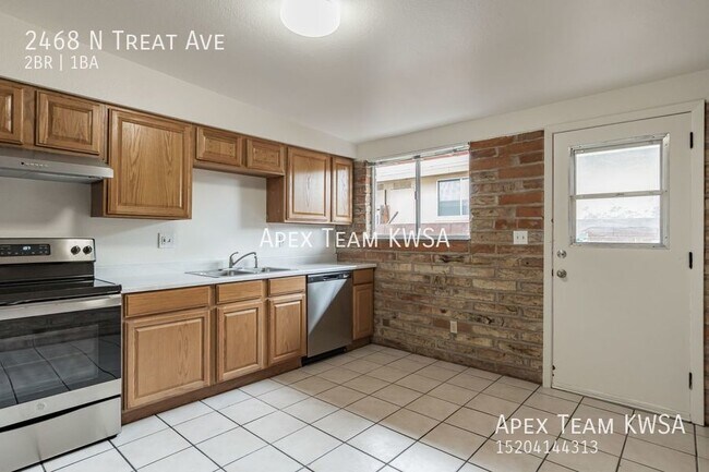 Building Photo - $1245- Beautiful 2 Bed | 1 Bath Duplex Uni...