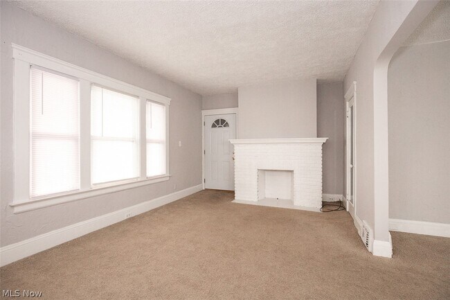 Building Photo - 4953 E 106th St