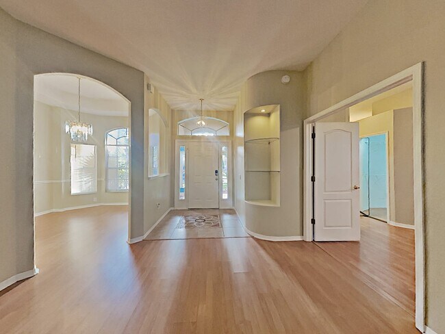 Building Photo - 3721 Hollow Wood Dr