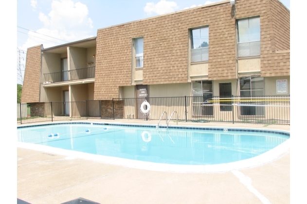 Pool - View Pointe Apartments