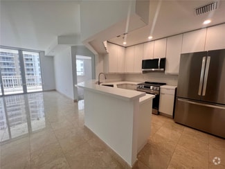 Building Photo - 801 Brickell Key Blvd