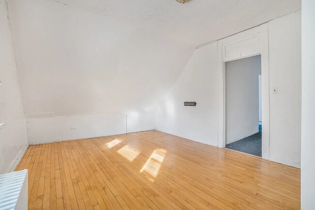 Building Photo - 1633 McDaniel Ave
