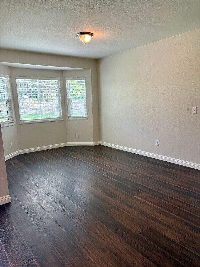 Foto del edificio - Remodeled Single Story Home at End of Cul-...