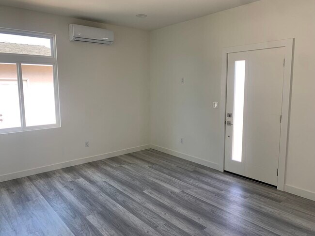 Foto del edificio - 2316 E Larkwood St