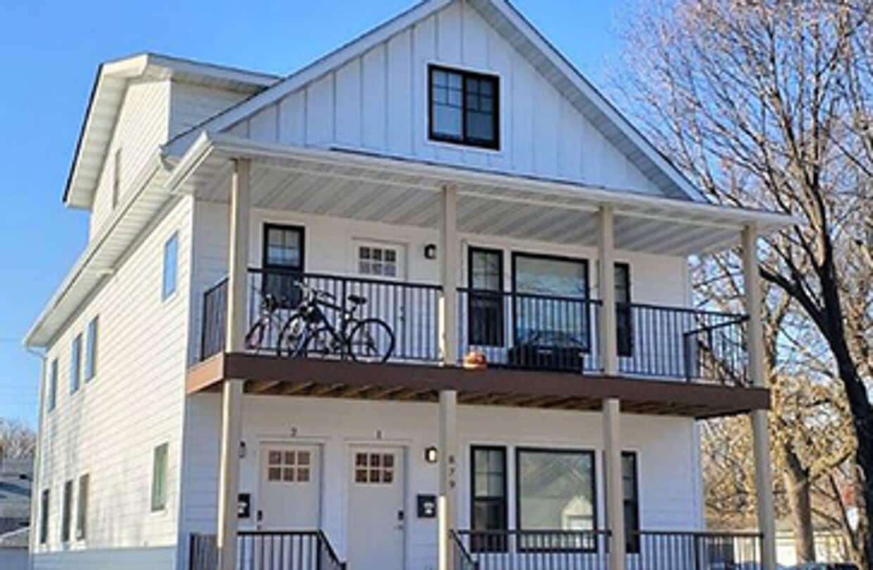 Foto principal - 879 23rd Ave SE