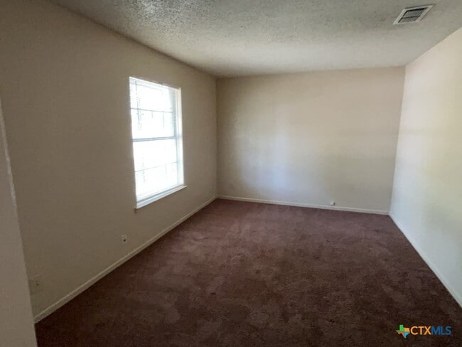 Foto del edificio - 1502 Linda Ln