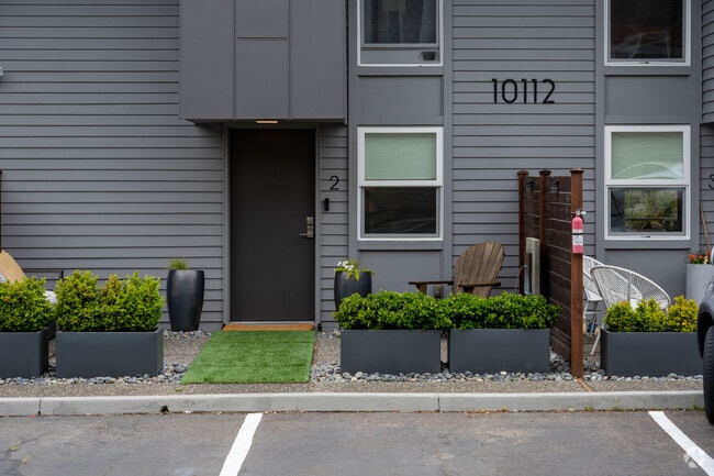 Entrance - 10108 NE 68th St