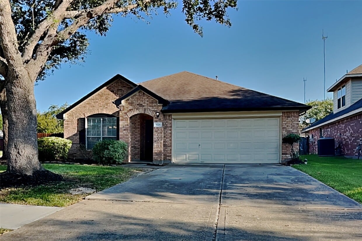 Primary Photo - 3326 Ithaca Dr