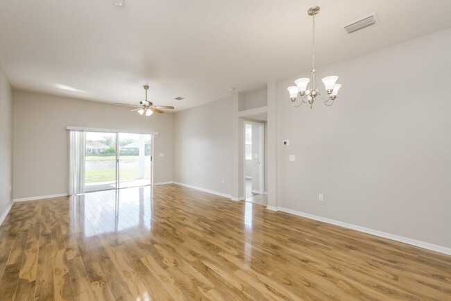 Foto del edificio - 6751 Monarch Park Dr