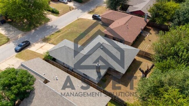 Building Photo - 4 Bedroom Rent to Own Home Available!