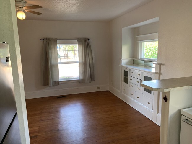 dining room/built-in hutch - 1054 NE Dean St