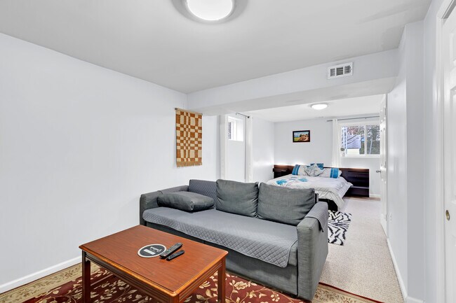 Foto del edificio - 7109 Layton Dr