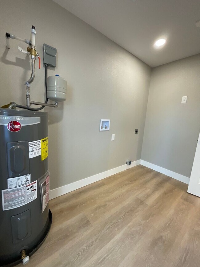 Building Photo - COMING SOON!!! GORGEOUS BRAND NEW HOME IN ...