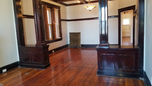 Building Photo - 3421 Iowa Ave