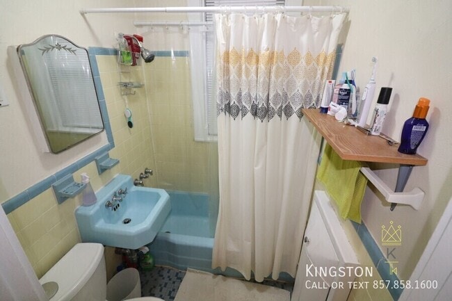 Building Photo - 122 Babcock St