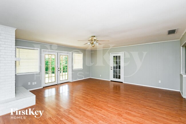 Building Photo - 2908 Portales Dr