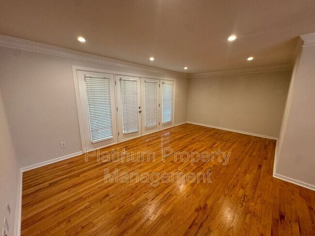 Building Photo - 311 Peachtree Hills Ave NE