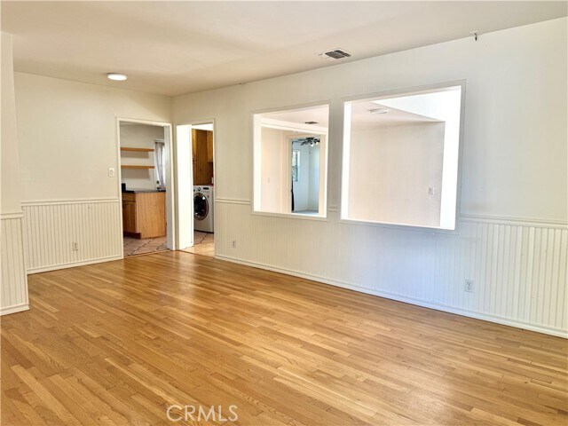 Foto del edificio - 7619 Midfield Ave