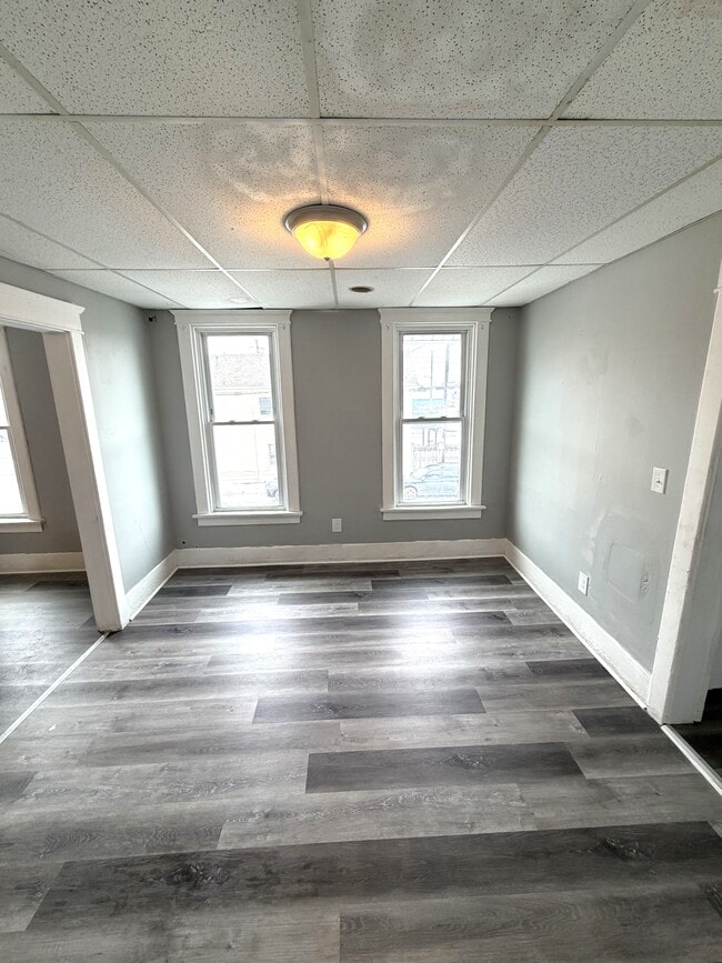 Building Photo - 124 E 21st St