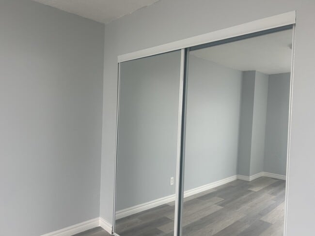 Building Photo - Ouellette Place