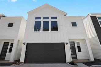 Building Photo - 105 W Whitney St