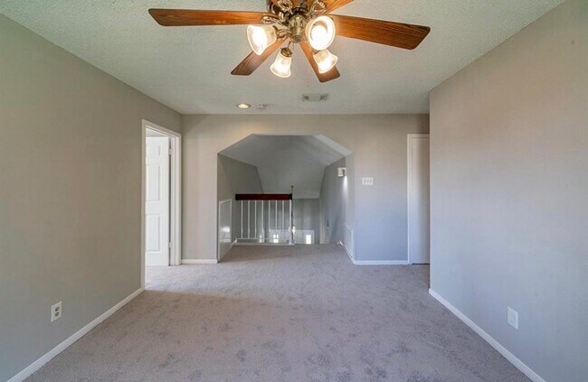Building Photo - 2714 Owens Cross Dr