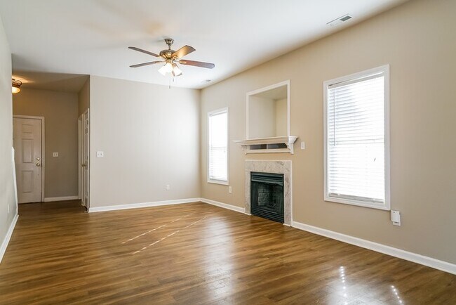 Foto del edificio - 1863 Birmingham Dr