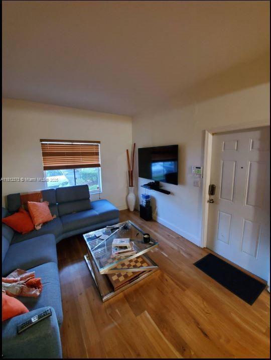 Foto del edificio - 4969 White Mangrove Way W