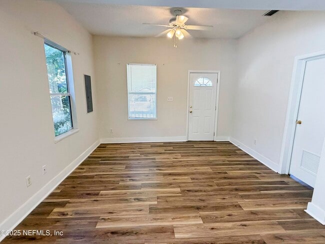 Building Photo - 15 Hope St