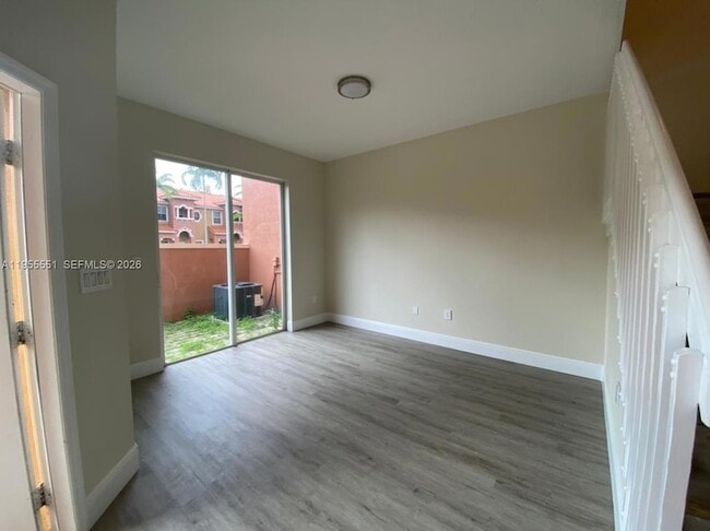 Foto del edificio - 611 SW 107th Ave