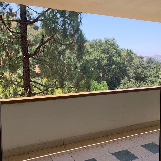 Foto del edificio - 1935 Alpha Rd