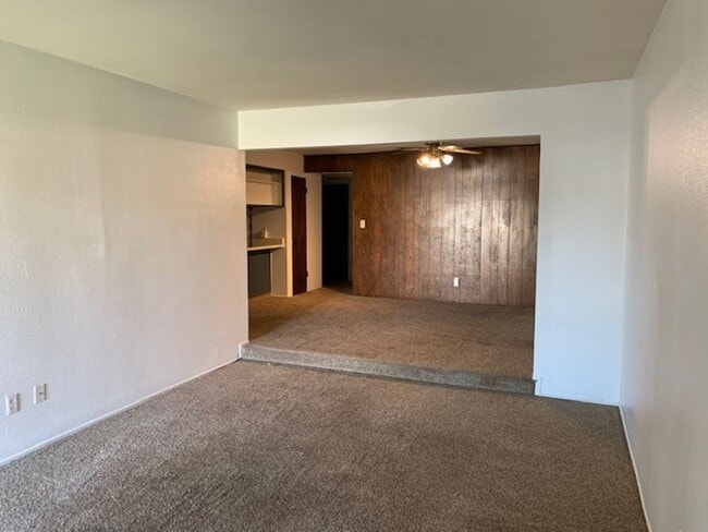 Building Photo - Great Duplex