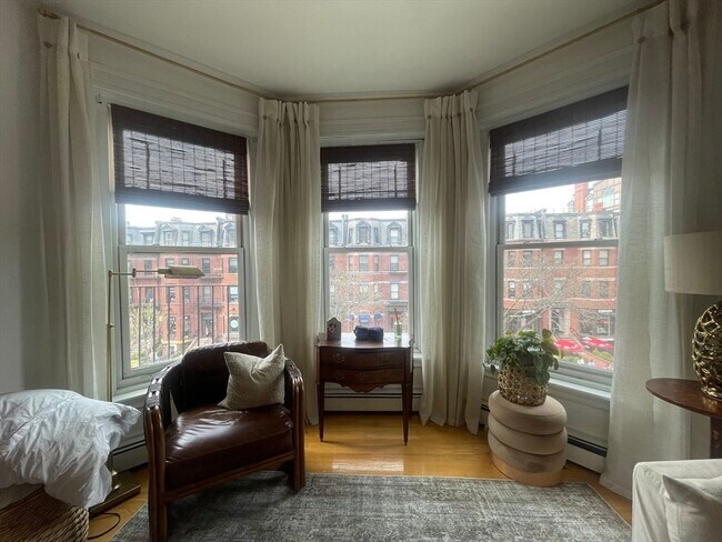 Foto del edificio - 218 Newbury St