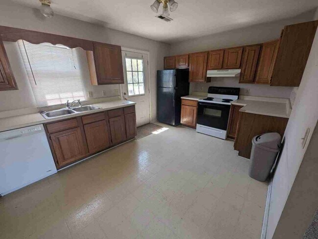 Foto del edificio - 5788 Metropolis Lake Rd