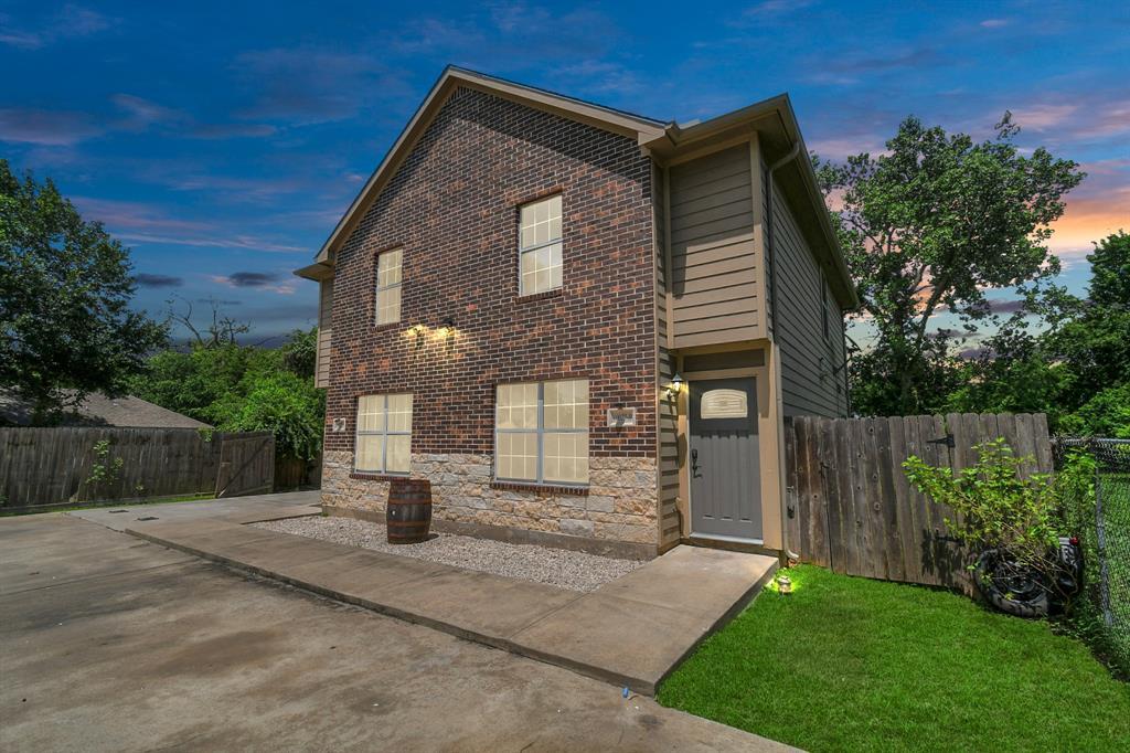 Foto principal - 10022 Raymondville Rd
