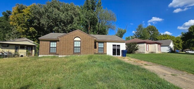 Building Photo - 5200 Broken Oak Dr