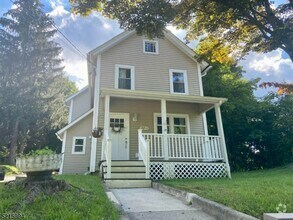 Building Photo - 132 Sparta Ave