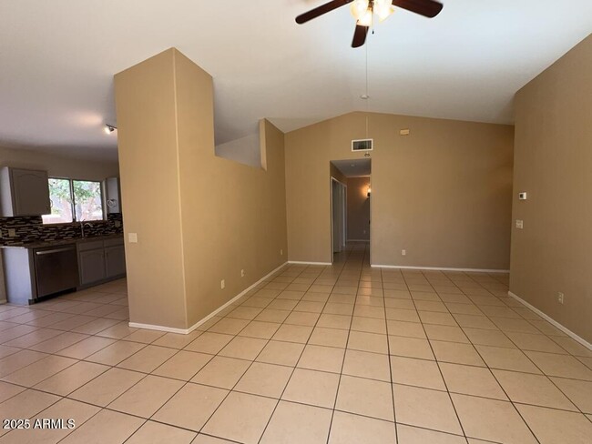 Building Photo - 3954 Cll Roca