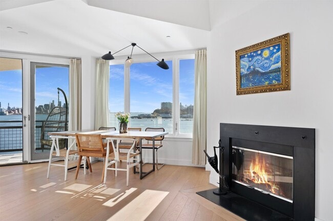 Foto del edificio - 600 Harbor Blvd