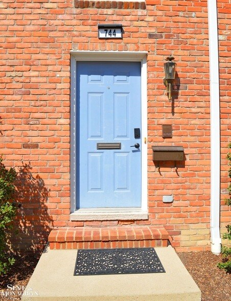 Foto del edificio - 744 Trombley Rd