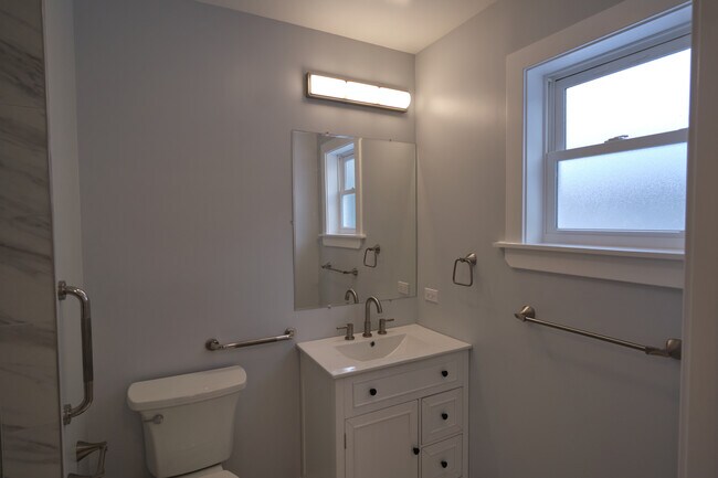 Foto del edificio - 829 Gaffield Pl